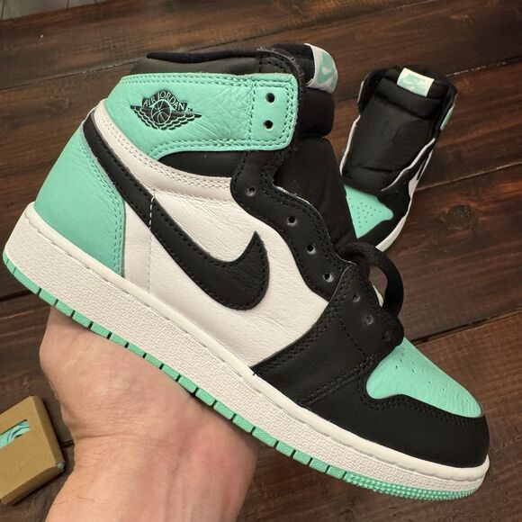 Air Jordan 1 Retro High OG Green Glow Shoes - Picture 2 of 8